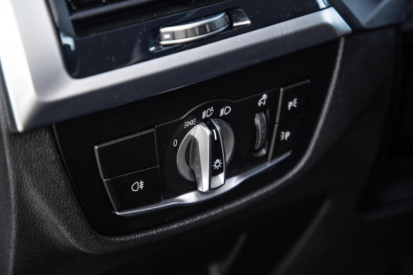 BMW X3 xDrive30e High Executive BLACK LINE / CARPLAY / LEER / STOELVERWARMING / CAMERA / DEALER ONDERHOUDEN