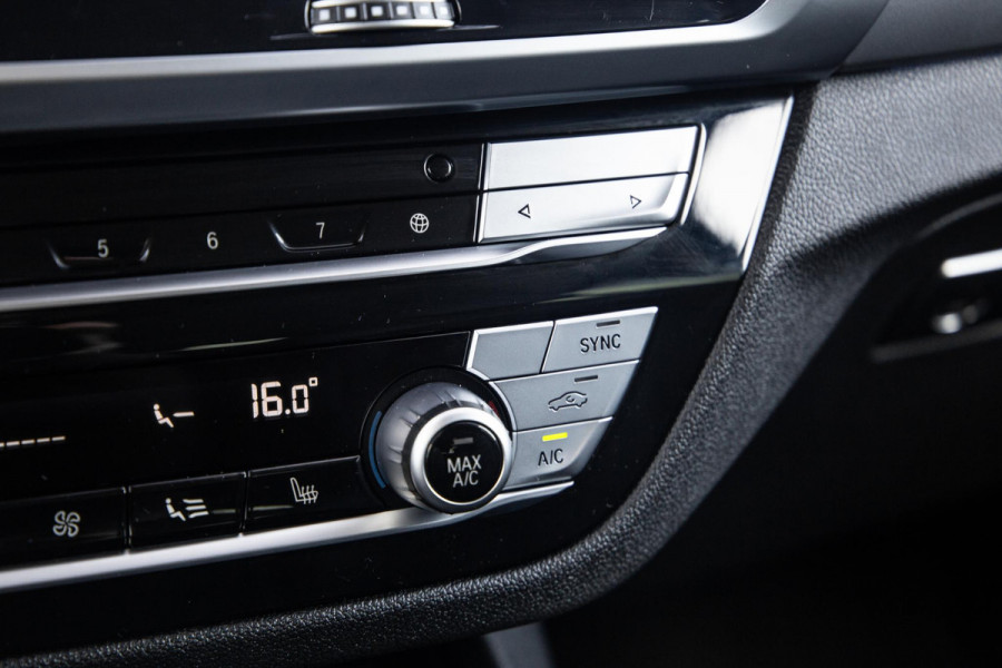 BMW X3 xDrive30e High Executive BLACK LINE / CARPLAY / LEER / STOELVERWARMING / CAMERA / DEALER ONDERHOUDEN