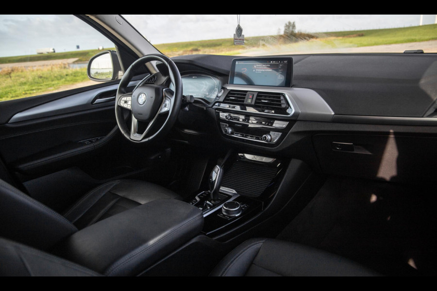 BMW X3 xDrive30e High Executive BLACK LINE / CARPLAY / LEER / STOELVERWARMING / CAMERA / DEALER ONDERHOUDEN
