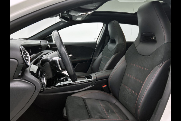 Mercedes-Benz A-Klasse 250 e Business Line | AMG-Line In en Exterieur | Achteruitrijcamera | Sfeerverlichting | Panorama schuifkantel dak | Multispaaks velgen | Incl