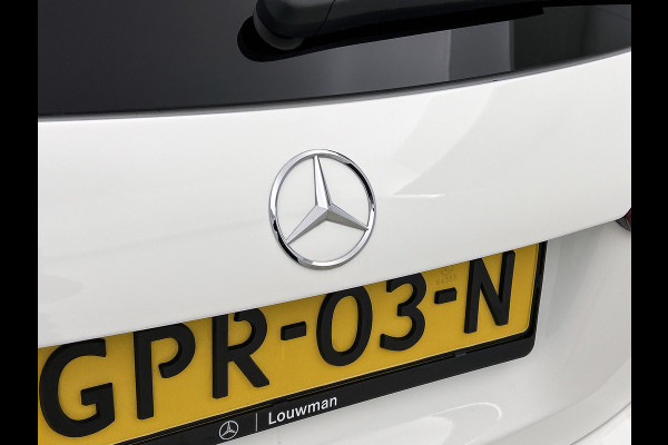 Mercedes-Benz A-Klasse 250 e Business Line | AMG-Line In en Exterieur | Achteruitrijcamera | Sfeerverlichting | Panorama schuifkantel dak | Multispaaks velgen | Incl