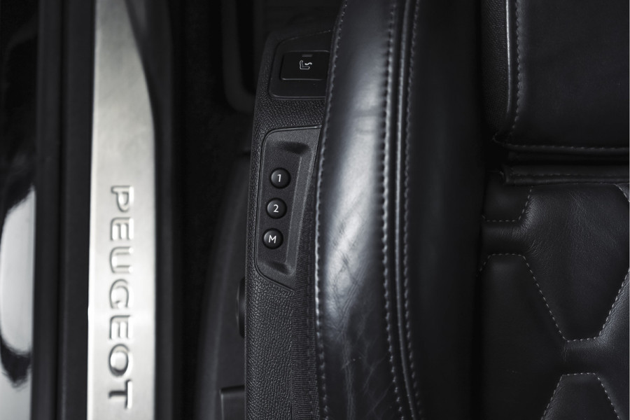 Peugeot 3008 1.6 PureTech 180 PK GT - Automaat | Dig. Cockpit | Adapt. Cruise | Leder-+stoelverw. | Elek. stoelen | Camera | NAV | ECC | Elek. Klep | Afn. Trekhaak | LM 18" |