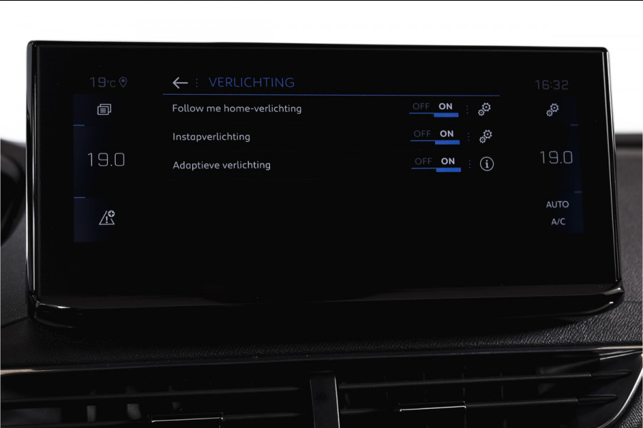 Peugeot 3008 1.6 PureTech 180 PK GT - Automaat | Dig. Cockpit | Adapt. Cruise | Leder-+stoelverw. | Elek. stoelen | Camera | NAV | ECC | Elek. Klep | Afn. Trekhaak | LM 18" |