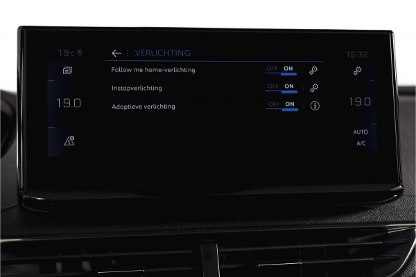 Peugeot 3008 1.6 PureTech 180 PK GT - Automaat | Dig. Cockpit | Adapt. Cruise | Leder-+stoelverw. | Elek. stoelen | Camera | NAV | ECC | Elek. Klep | Afn. Trekhaak | LM 18" |