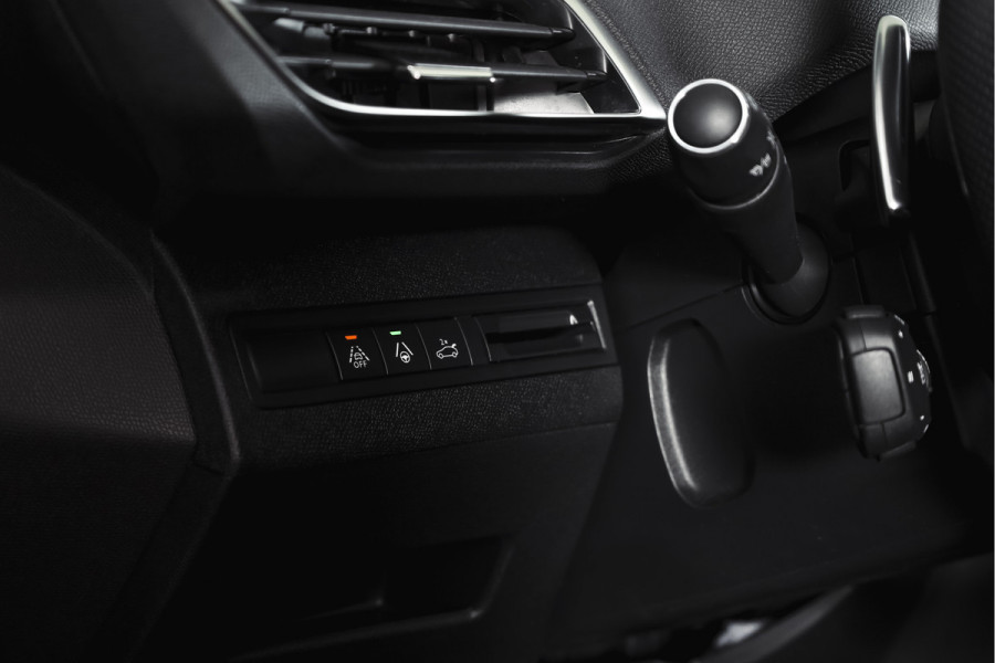 Peugeot 3008 1.6 PureTech 180 PK GT - Automaat | Dig. Cockpit | Adapt. Cruise | Leder-+stoelverw. | Elek. stoelen | Camera | NAV | ECC | Elek. Klep | Afn. Trekhaak | LM 18" |