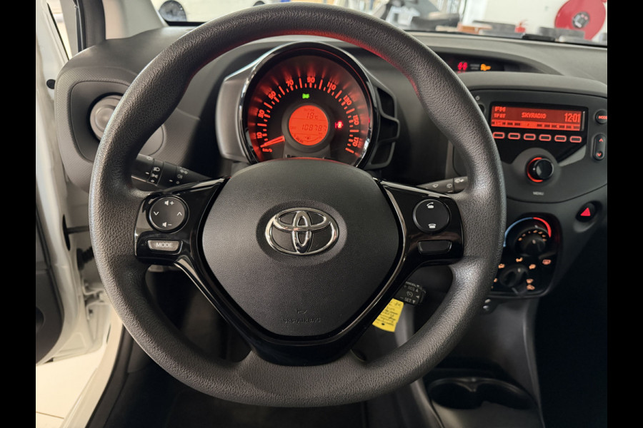 Toyota Aygo 1.0 VVT-i x-fun 5 Drs Airco /