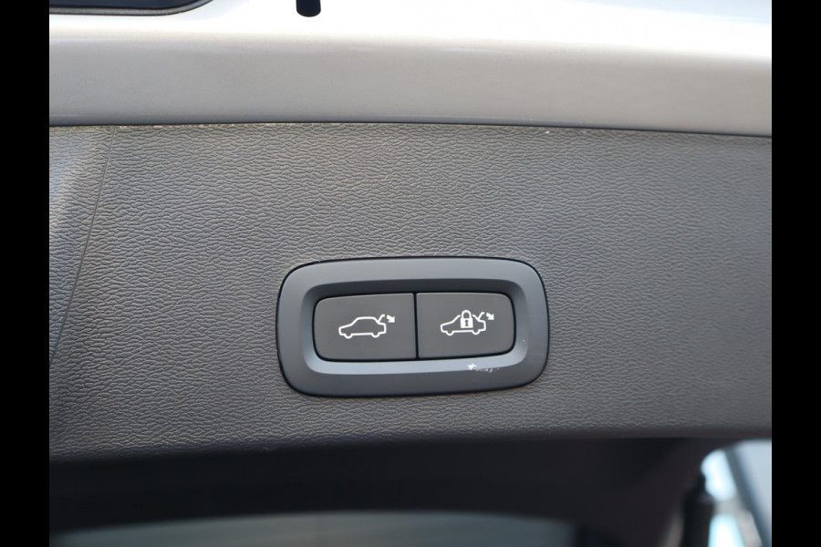 Volvo EX40 Single Motor Extended Range Ultra 82 kWh | 99,96% SOH | Pano | Memory Seats | 360 camera | Trekhaak | Harman Kardon
