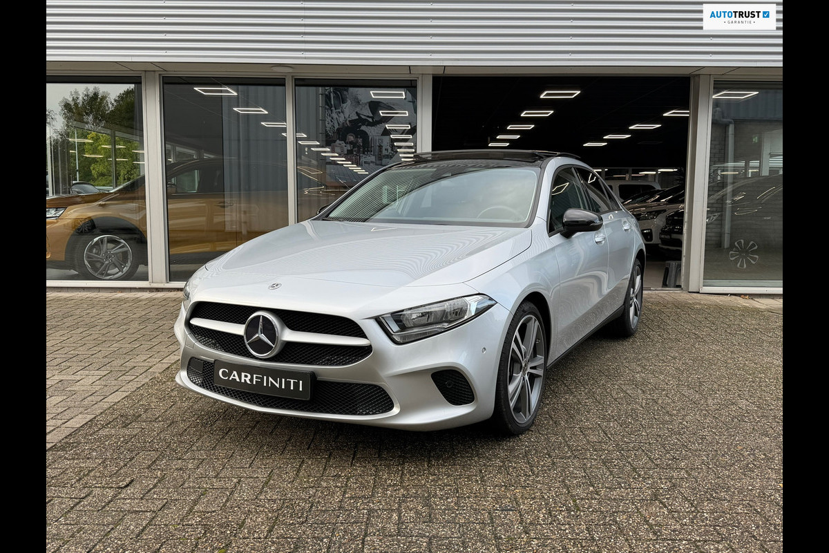 Mercedes-Benz A-Klasse 250 e Business Line Limousine Automaat 218 Pk | Panoramadak | Navigatie | Climate | Cruise control | 19".