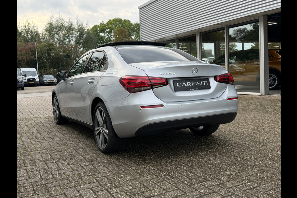 Mercedes-Benz A-Klasse 250 e Business Line Limousine Automaat 218 Pk | Panoramadak | Navigatie | Climate | Cruise control | 19".