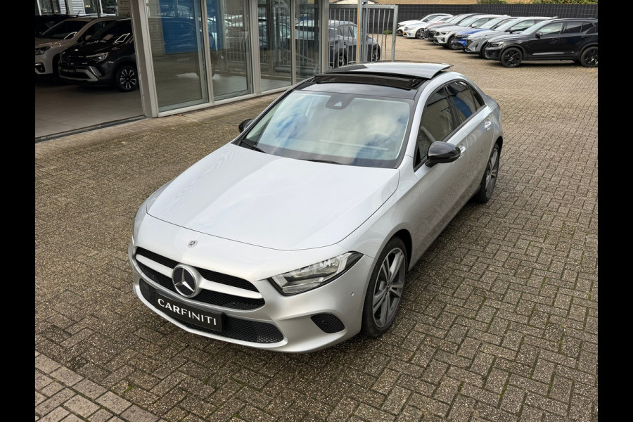 Mercedes-Benz A-Klasse 250 e Business Line Limousine Automaat 218 Pk | Panoramadak | Navigatie | Climate | Cruise control | 19".
