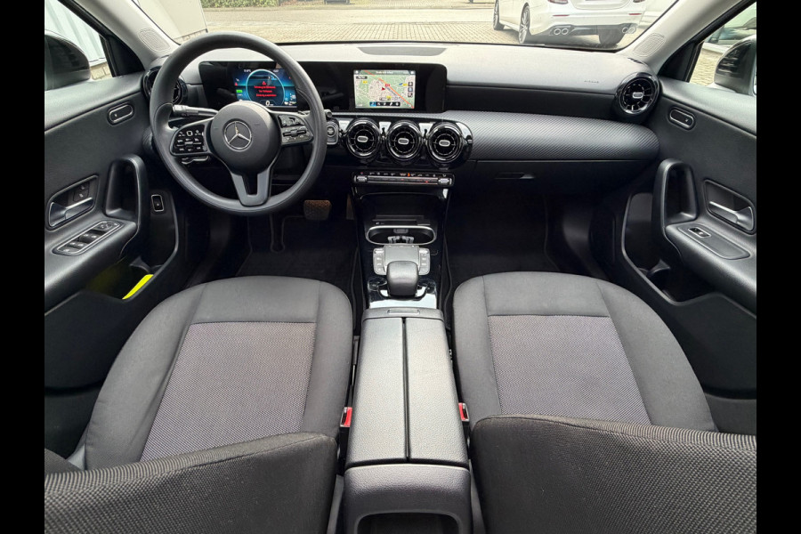 Mercedes-Benz A-Klasse 250 e Business Line Limousine Automaat 218 Pk | Panoramadak | Navigatie | Climate | Cruise control | 19".