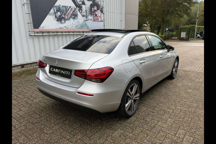 Mercedes-Benz A-Klasse 250 e Business Line Limousine Automaat 218 Pk | Panoramadak | Navigatie | Climate | Cruise control | 19".