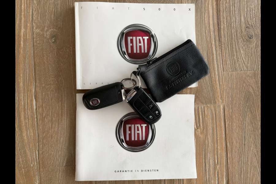 Fiat 500X Cross 1.4 Turbo MultiAir S-Design Cross Airco - Parkeersensor achter - Navigatie - Cruise control - Bluetooth - Dakrails - Radio - Licht metalen velgen 19 inch - Start/stop systeem - Lederen/stof bekleding - Elektrische ramen - Extra getint glas achter -  Keyless entry