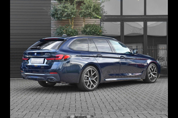 BMW 5 Serie 530e xDrive Business M-sport Laser ACC Leren bekleding 19 inch velgen Trekhaak