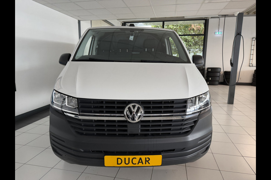 Volkswagen Transporter 2.0 TDI L1H1 Automaat Airco /carplay / Camera / 3 zits / Trekhaak