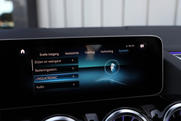 Mercedes-Benz GLA 200 AMG | 163PK | Pano | Memory | Keyless-go | Sfeerverlichting | Multibeam | Widescreen | Camera | 2020.