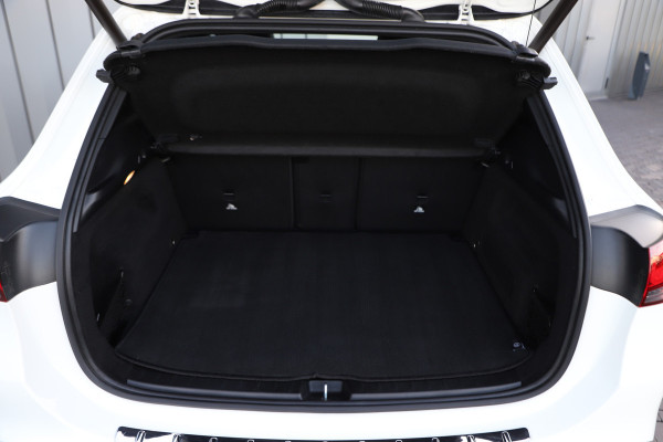 Mercedes-Benz GLA 200 AMG | 163PK | Pano | Memory | Keyless-go | Sfeerverlichting | Multibeam | Widescreen | Camera | 2020.
