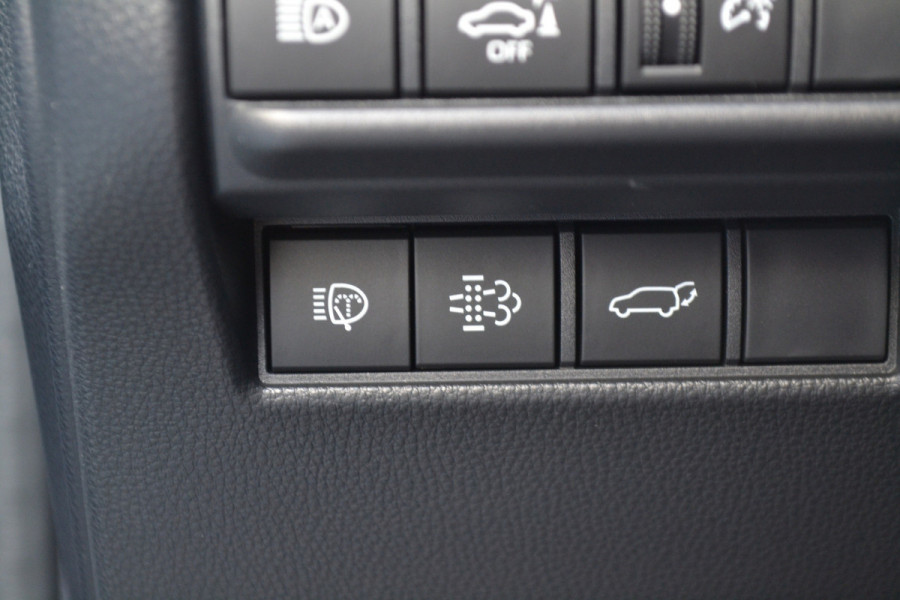 Toyota Land Cruiser 2.8 D-4D Hybrid Navigator VAN