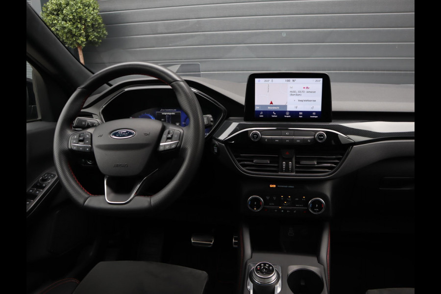 Ford Kuga 2.5 PHEV ST-Line X | Pano | Trekhaak | 20 Inch | Elektrich verstelbare stoelen | HUD | Winter pack | Full Options