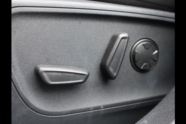 Ford Kuga 2.5 PHEV ST-Line X | Pano | Trekhaak | 20 Inch | Elektrich verstelbare stoelen | HUD | Winter pack | Full Options