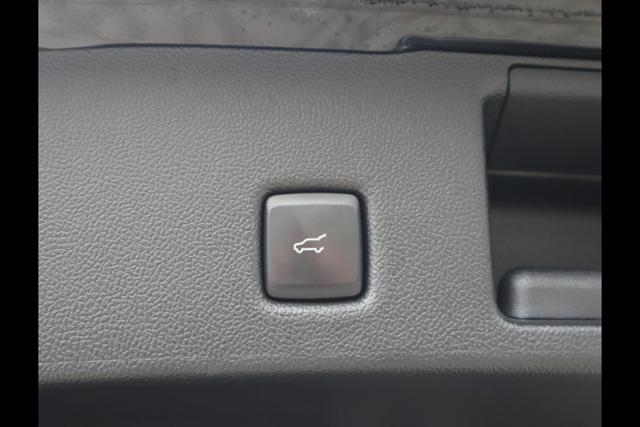 Ford Kuga 2.5 PHEV ST-Line X | Pano | Trekhaak | 20 Inch | Elektrich verstelbare stoelen | HUD | Winter pack | Full Options