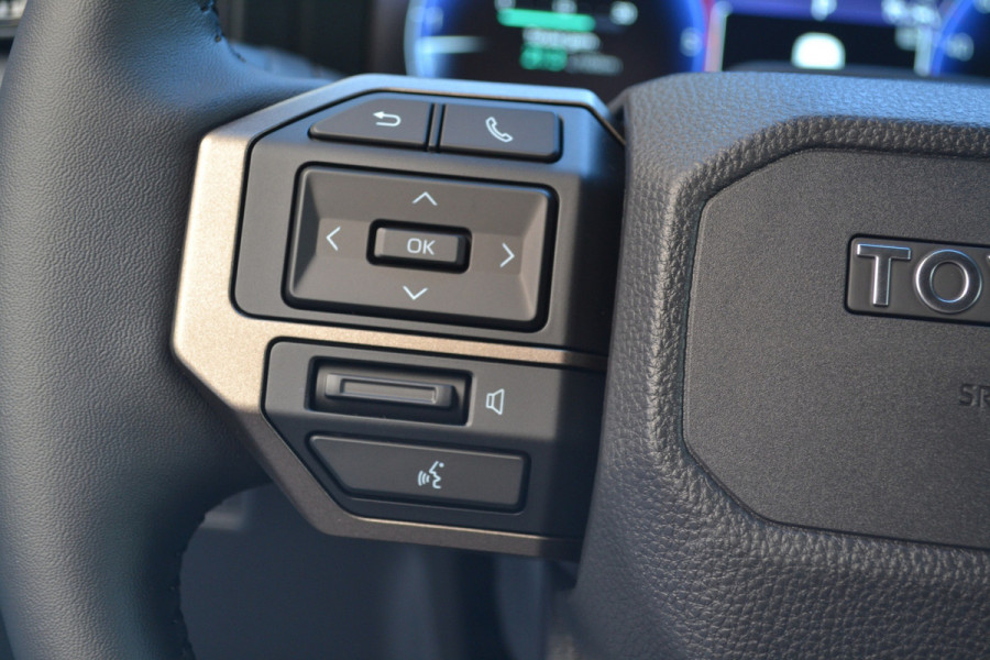 Toyota Land Cruiser 2.8 D-4D Hybrid Navigator VAN