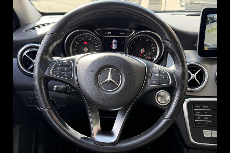 Mercedes-Benz GLA 180 Urban Sport - Navigatie I Airco I 1/2 Leder Sport interieur & Velgen I LED I Camera - PDC I