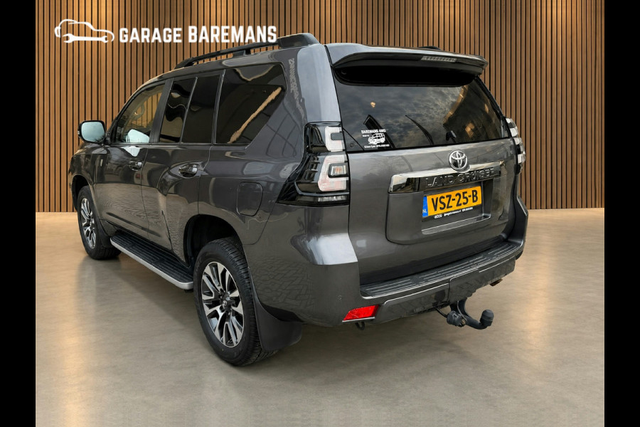Toyota Land Cruiser 2.8 D-4D-F Black Edition Window Van