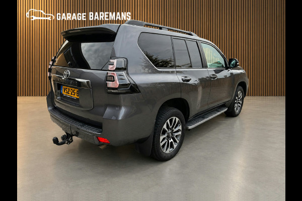 Toyota Land Cruiser 2.8 D-4D-F Black Edition Window Van