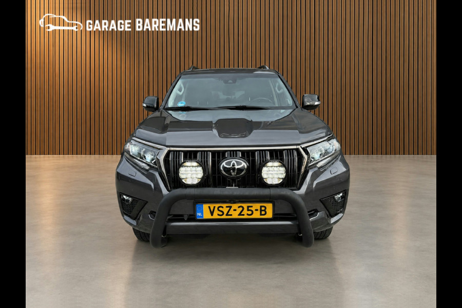 Toyota Land Cruiser 2.8 D-4D-F Black Edition Window Van