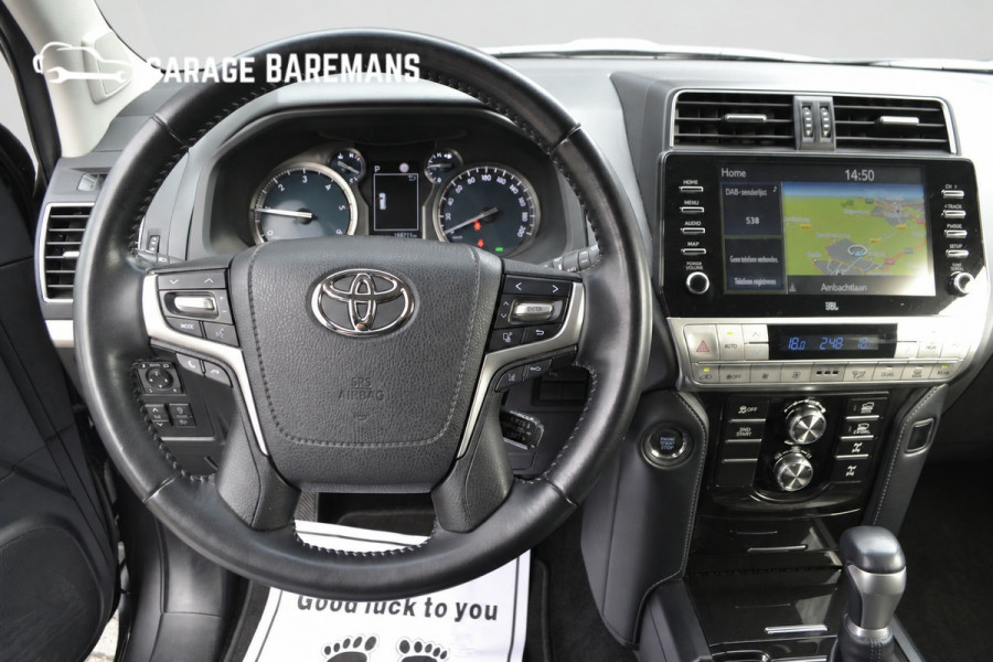 Toyota Land Cruiser 2.8 D-4D-F Black Edition Window Van