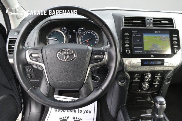 Toyota Land Cruiser 2.8 D-4D-F Black Edition Window Van
