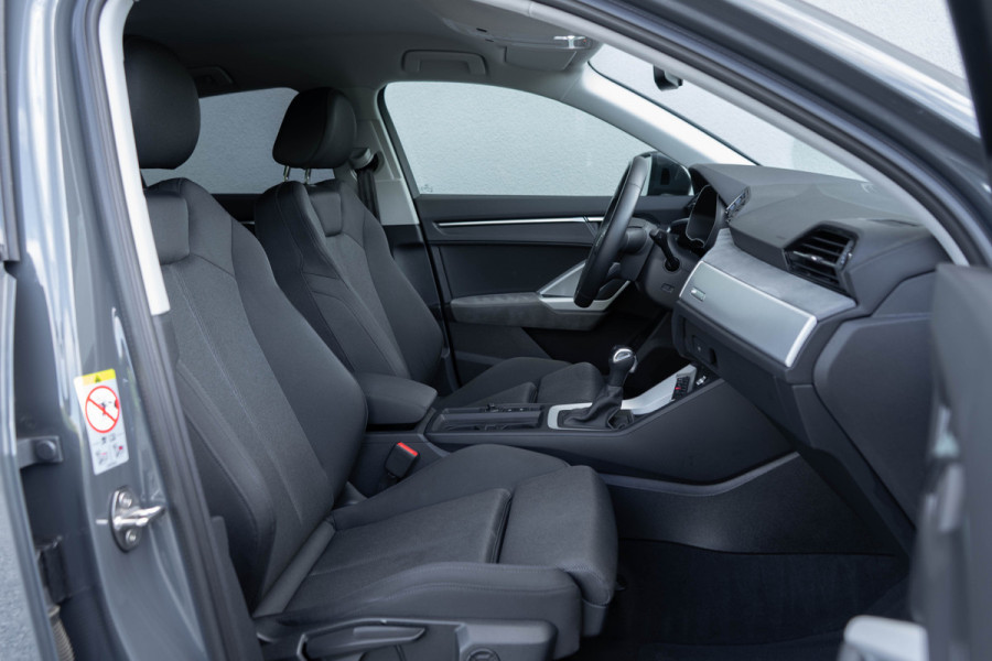 Audi Q3 Sportback 45 TFSI e / S-line/ Standkachel/ Adaptive Cruise Control/