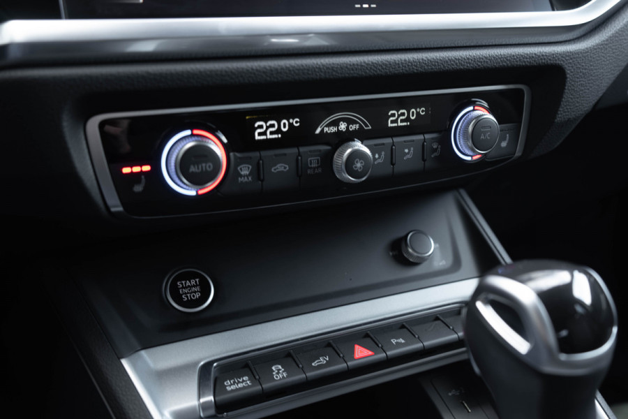 Audi Q3 Sportback 45 TFSI e / S-line/ Standkachel/ Adaptive Cruise Control/