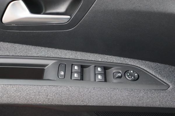 Peugeot 3008 1.2 PureTech Blue Lease Active Org.NL camera