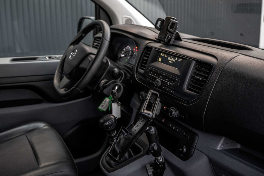 Opel Vivaro 1.5 L2H1 | Volledig ingericht | 1e Eigenaar | Cruise | PDC | Airco | 3-Zits