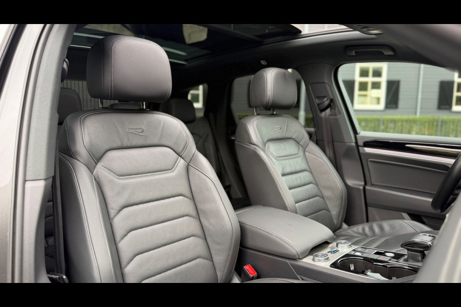 Volkswagen Touareg 3.0 TSi eHybrid Plugin 4-MOTION-R-Line Panoramadak leer Camera Electr.Trekhaak