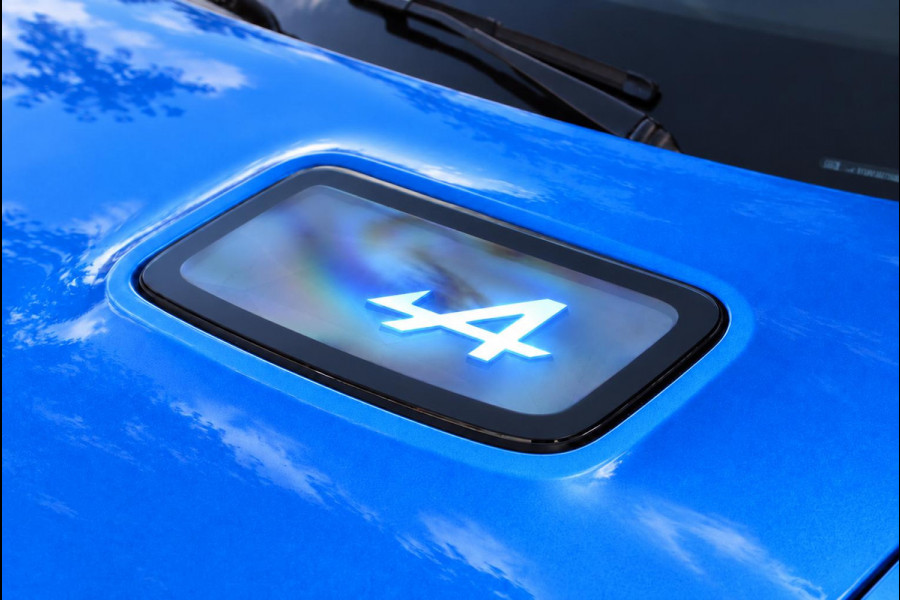 ALPINE A290 GTS 220PK 52 kWh | DEVIALET AUDIO SYSTEM | DRAADLOZE TELEFOONLADER | ELEKTRISCH VERWARMBAAR STUURWIEL | 19" LICHTMETALEN VELGEN "SNOWFLAKE" NOIR BRILLIANT | ALPINE LOGO OP ZIJSCHERMEN | BREMBO REMKLAUWEN "ROUGE RACING" | ALPINE TELEMETRICS PREMIUM | NAPPA LEDEREN BEKLEDING BLUE PROFOND/GRIS EVEE MET ALPINE STIKSELS EN LOGO | MICHELIN PILOT SPORT BANDEN | ALPINE SPORT CHASSIS | GROOTLICHT ASSISTENT | DCC | ADAPTIVE CRUISE CONTROL | PARKEERNSENSOREN VOOR ACHTER EN ZIJKANT | ACHTERUITRIJ CAMERA | HANDSFREE CARD | VERWARMBARE VOORSTOELEN | WARMTEPOMP | NAVIGATIE BY "GOOGLE