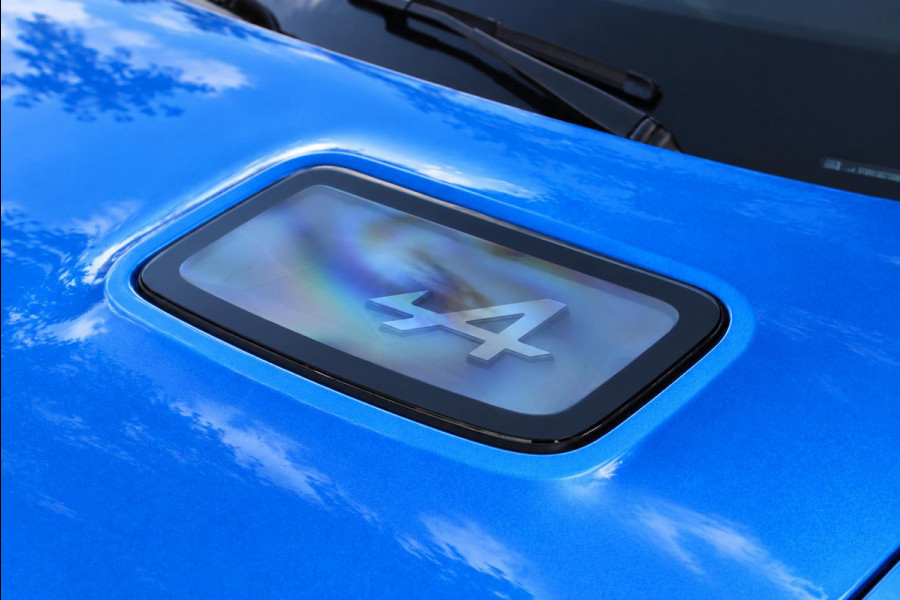 ALPINE A290 GTS 220PK 52 kWh | DEVIALET AUDIO SYSTEM | DRAADLOZE TELEFOONLADER | ELEKTRISCH VERWARMBAAR STUURWIEL | 19" LICHTMETALEN VELGEN "SNOWFLAKE" NOIR BRILLIANT | ALPINE LOGO OP ZIJSCHERMEN | BREMBO REMKLAUWEN "ROUGE RACING" | ALPINE TELEMETRICS PREMIUM | NAPPA LEDEREN BEKLEDING BLUE PROFOND/GRIS EVEE MET ALPINE STIKSELS EN LOGO | MICHELIN PILOT SPORT BANDEN | ALPINE SPORT CHASSIS | GROOTLICHT ASSISTENT | DCC | ADAPTIVE CRUISE CONTROL | PARKEERNSENSOREN VOOR ACHTER EN ZIJKANT | ACHTERUITRIJ CAMERA | HANDSFREE CARD | VERWARMBARE VOORSTOELEN | WARMTEPOMP | NAVIGATIE BY "GOOGLE