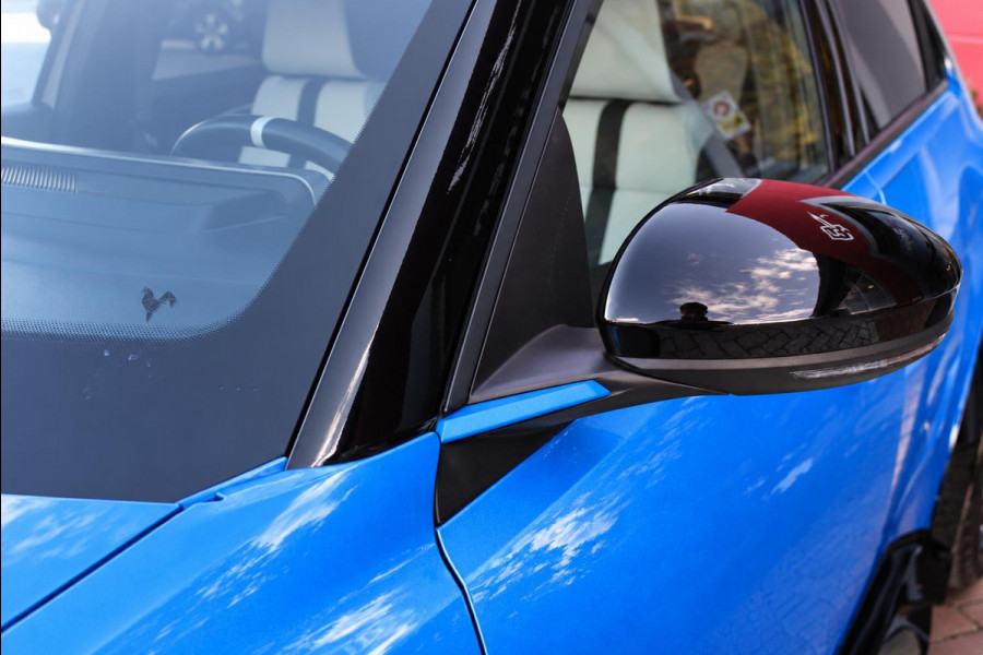 ALPINE A290 GTS 220PK 52 kWh | DEVIALET AUDIO SYSTEM | DRAADLOZE TELEFOONLADER | ELEKTRISCH VERWARMBAAR STUURWIEL | 19" LICHTMETALEN VELGEN "SNOWFLAKE" NOIR BRILLIANT | ALPINE LOGO OP ZIJSCHERMEN | BREMBO REMKLAUWEN "ROUGE RACING" | ALPINE TELEMETRICS PREMIUM | NAPPA LEDEREN BEKLEDING BLUE PROFOND/GRIS EVEE MET ALPINE STIKSELS EN LOGO | MICHELIN PILOT SPORT BANDEN | ALPINE SPORT CHASSIS | GROOTLICHT ASSISTENT | DCC | ADAPTIVE CRUISE CONTROL | PARKEERNSENSOREN VOOR ACHTER EN ZIJKANT | ACHTERUITRIJ CAMERA | HANDSFREE CARD | VERWARMBARE VOORSTOELEN | WARMTEPOMP | NAVIGATIE BY "GOOGLE