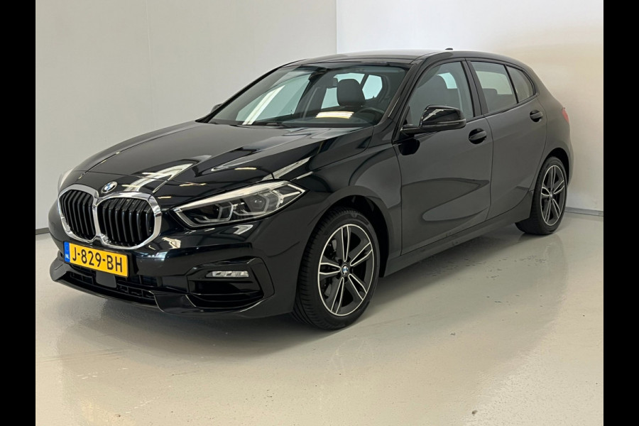 BMW 1-serie 118i Executive Edition / NL-auto / BTW / CarPlay
