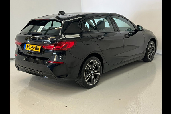 BMW 1-serie 118i Executive Edition / NL-auto / BTW / CarPlay