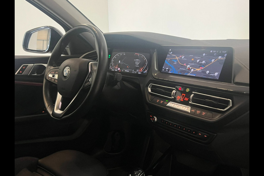 BMW 1-serie 118i Executive Edition / NL-auto / BTW / CarPlay