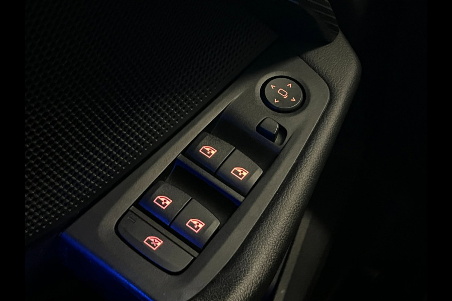 BMW 1-serie 118i Executive Edition / NL-auto / BTW / CarPlay