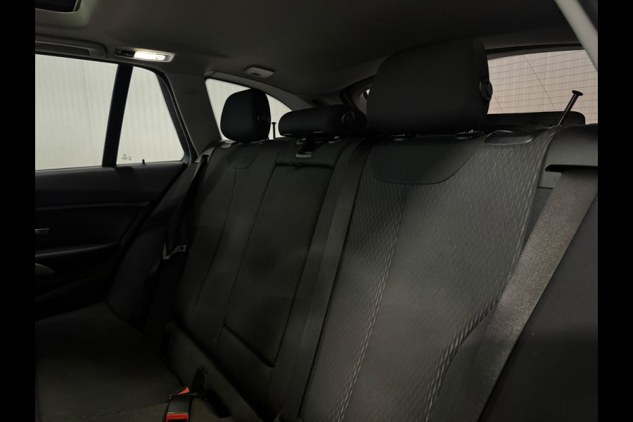 BMW 3 Serie Touring 318i Luxury | SCHUIF/KANTEL | SHADOW LINE | XENON | STOELVERWAMING
