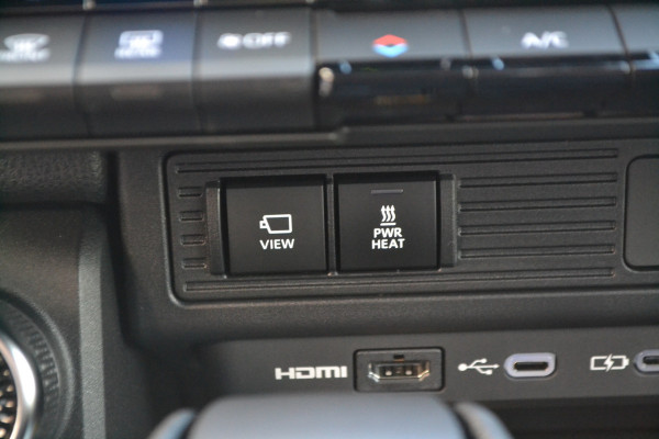Toyota Land Cruiser 2.8 D-4D Hybrid Navigator VAN
