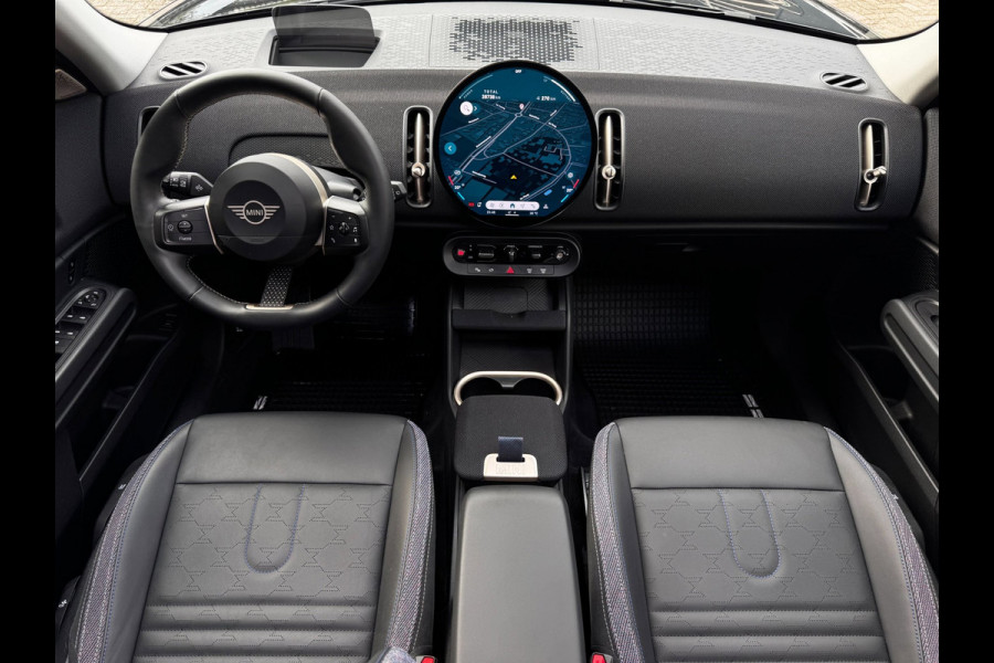 MINI Countryman E Favoured XL 66.5 kWh | 97% SOH | Pano | 360 Camera | Harman / Kardon | HUD | Elek. Achterklep