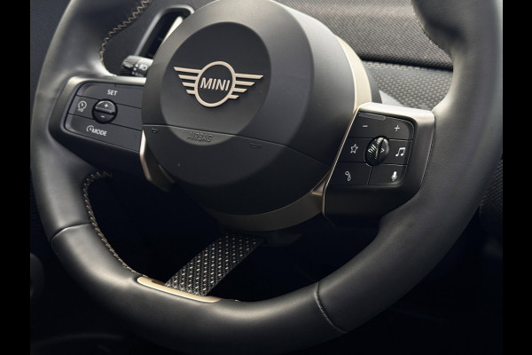 MINI Countryman E Favoured XL 66.5 kWh | 97% SOH | Pano | 360 Camera | Harman / Kardon | HUD | Elek. Achterklep
