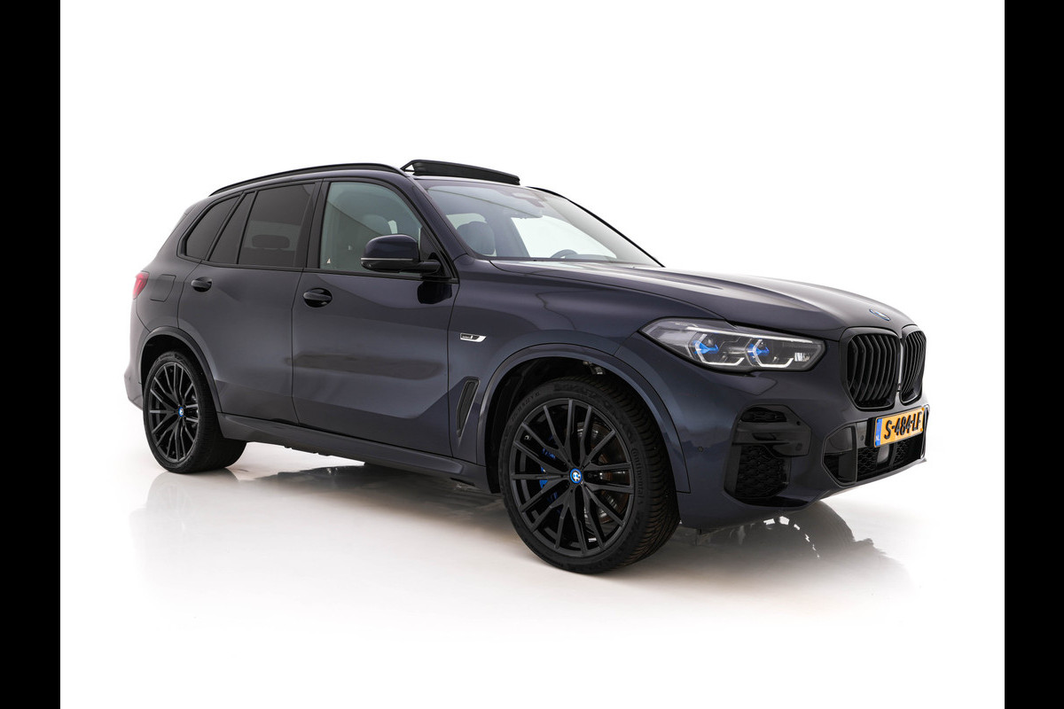 BMW X5 xDrive45e M-Sport-Styling High Executive (Plug-In) {SoH-91%} (INCL-BTW) *PANO | LEATHER | LASER-LED | HARMAN/KARDON | MEMORY-PACK | TOPVIEW | ADAPTIVE-CRUISE | BLINDSPOT | DIGI-COCKPIT | PRIVACY-GLASS | SHIFTPADDLES | HEAD-UP | TOWBAR | 22''A