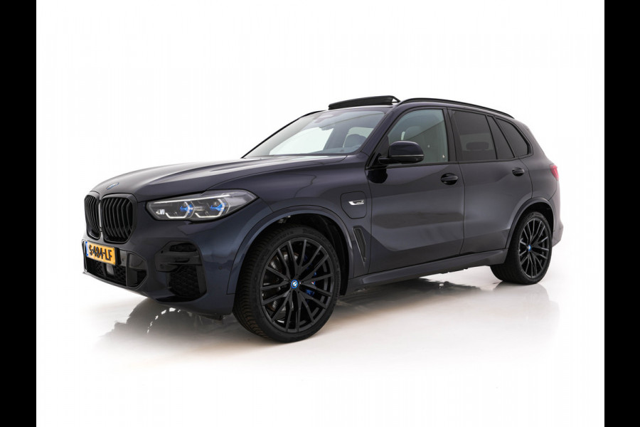 BMW X5 xDrive45e M-Sport-Styling High Executive (Plug-In) {SoH-91%} (INCL-BTW) *PANO | LEATHER | LASER-LED | HARMAN/KARDON | MEMORY-PACK | TOPVIEW | ADAPTIVE-CRUISE | BLINDSPOT | DIGI-COCKPIT | PRIVACY-GLASS | SHIFTPADDLES | HEAD-UP | TOWBAR | 22''A